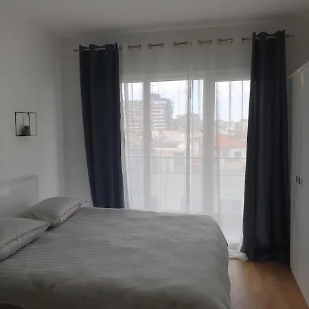 Apartamento Executive Medreseja Ac Lift Wifitv Balcony Tirana