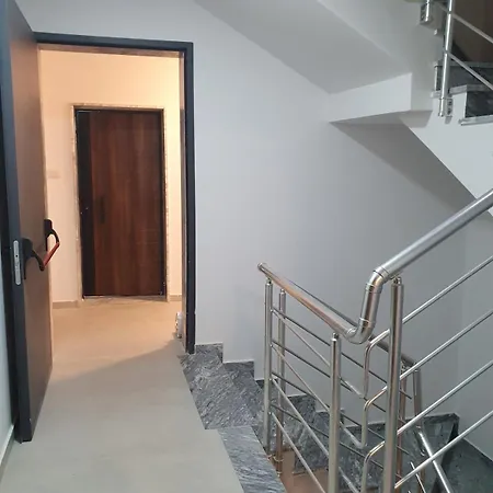 Executive Medreseja Ac Lift Wifitv Balcony Apartment *